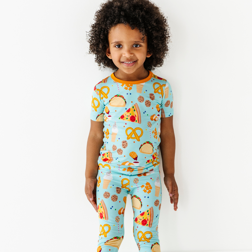 
                      
                        I Can't Go To Bed Yet, I'm Hungry Toddler Pajamas Short Sleeves and Pants
                      
                    